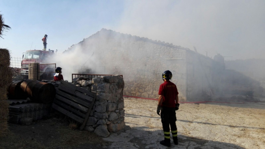 Incendi, Crocetta incapace, serve commissariamento statale per gestire emergenza. Ci informi a che punto è la richiesta dello stato di calamità per Chiaramonte Gulfi.